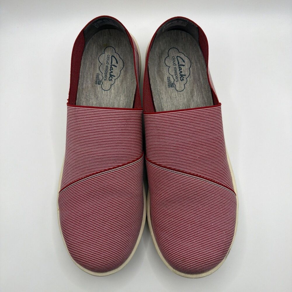 Womens 8 W Clarks Red White Striped Cloud Steppers Soft Cushion Loafers